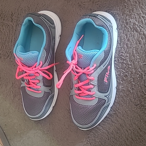 Fila soers womens running sneakers. - Picture 3 of 7